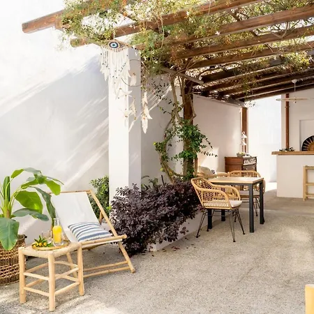 Blue Jasmine Apartahotel 4*