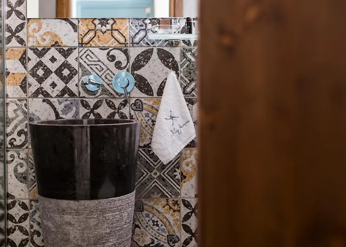 Blue Jasmine מלון דירות 4*